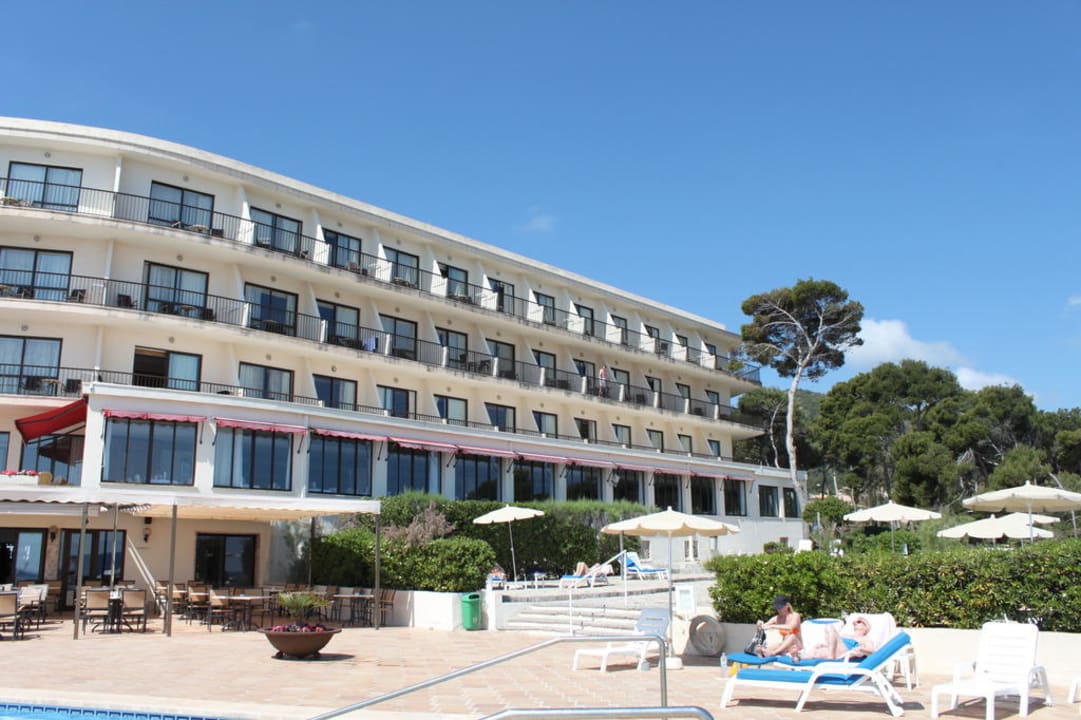 Außenansicht des Hotels vom Pool aus Grupotel Aguait Resort & Spa - Adults only