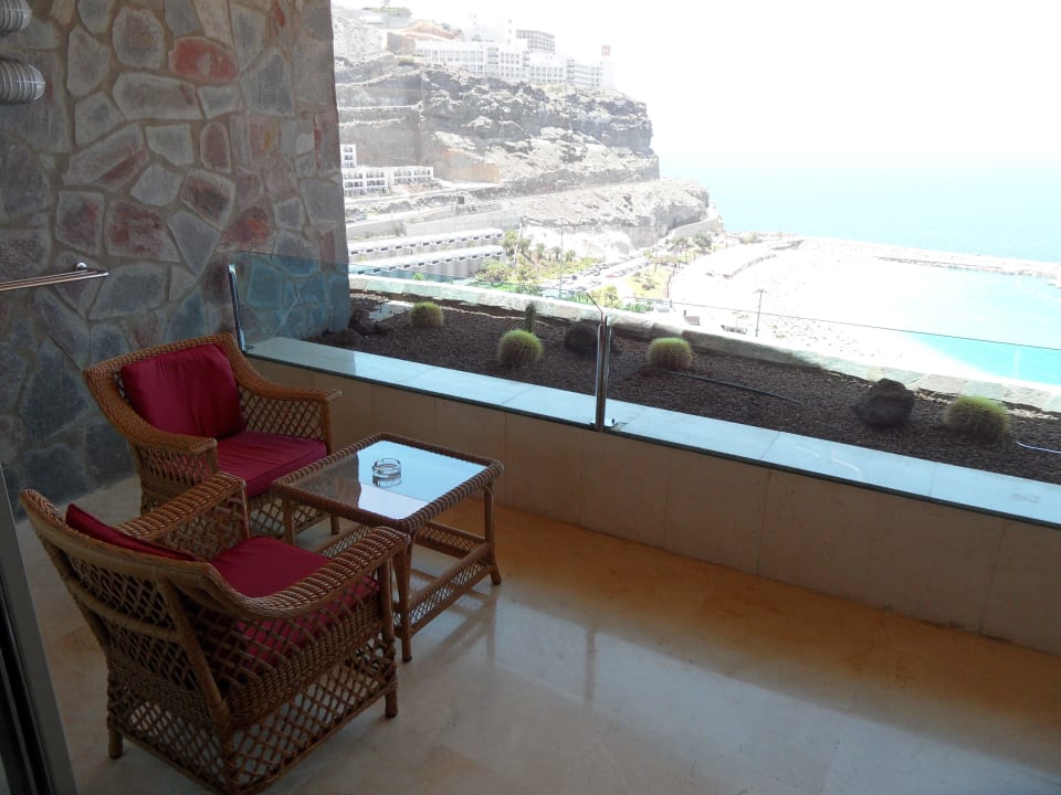 Blick vom Zimmer auf den Balkon. Gloria Palace Royal Hotel & Spa