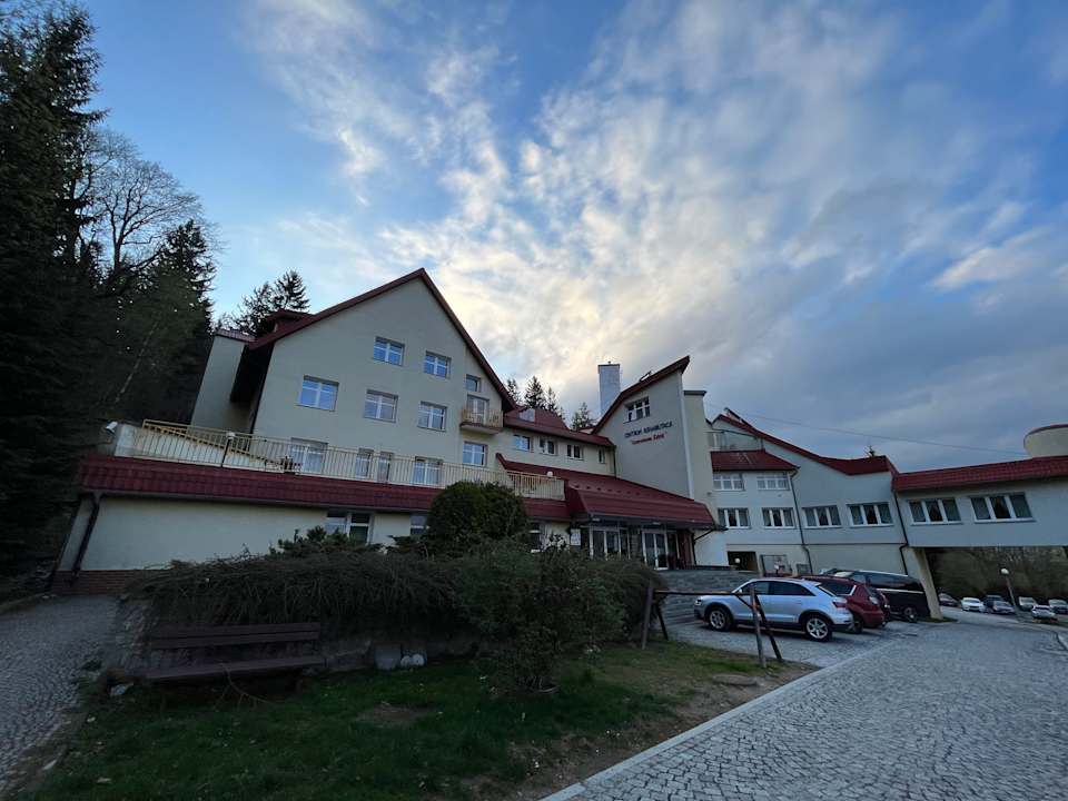 Außenansicht Klinika Młodości Medical SPA