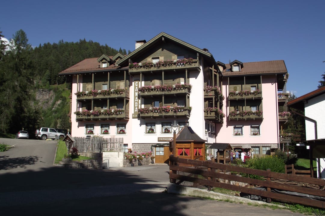 Außenansicht Hotel Canada