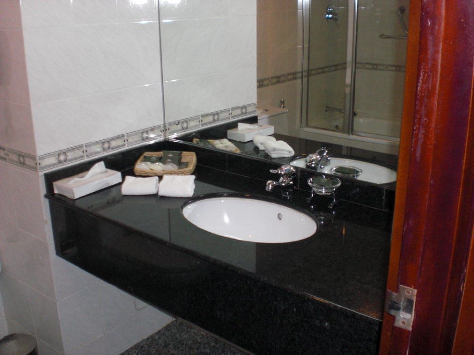 Badezimmer Royal Palms Beach Hotel