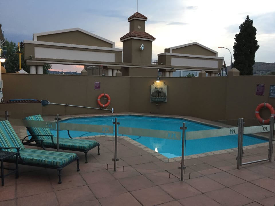 Pool  Mercure Johannesburg Bedfordview Hotel