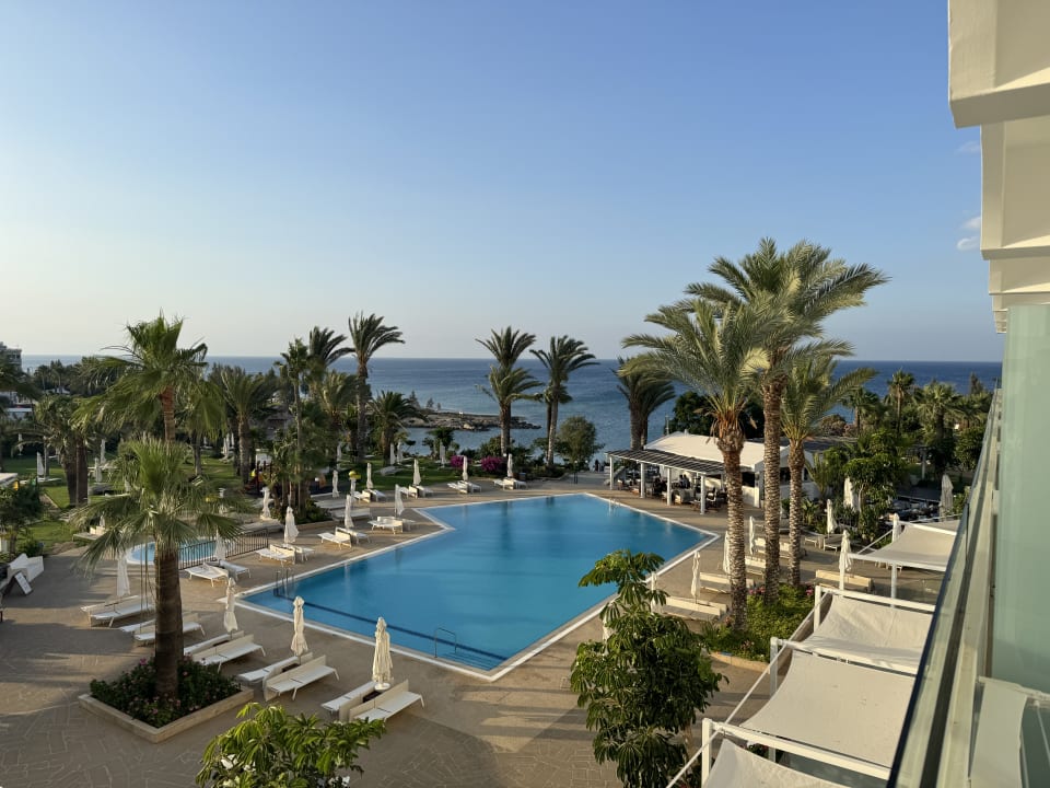 Pool Crystal Springs Beach Hotel