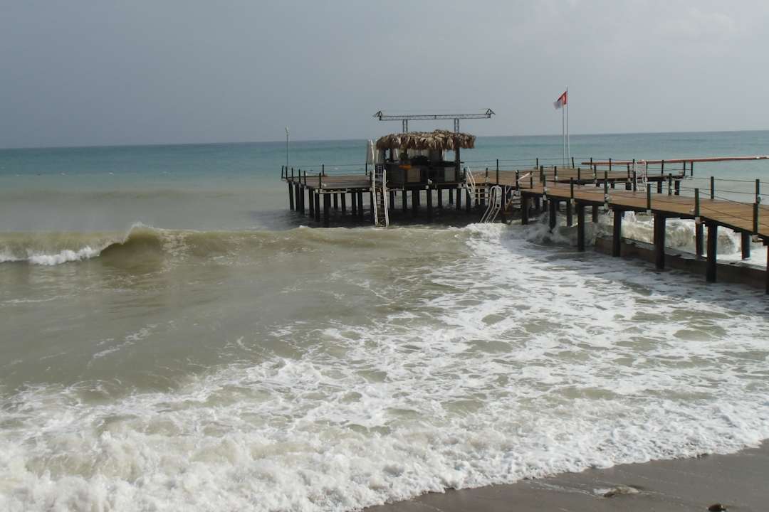 Meer Crystal Flora Beach Resort