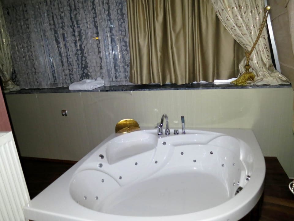 Aufenthalt und Schlafbereich Hotel Golden Palas