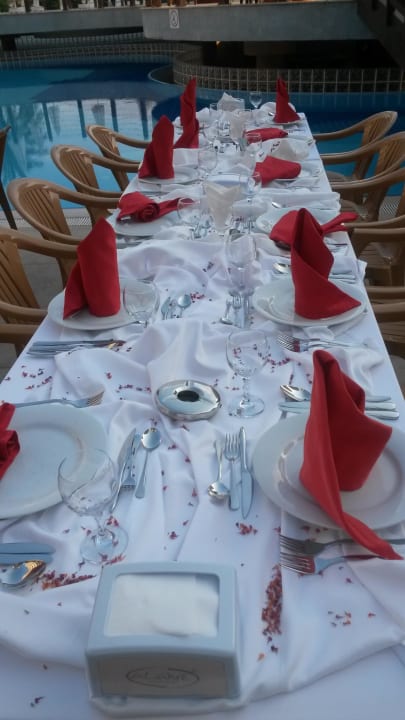 Wunderschöner Geburtstagstisch Alaiye Resort & Spa