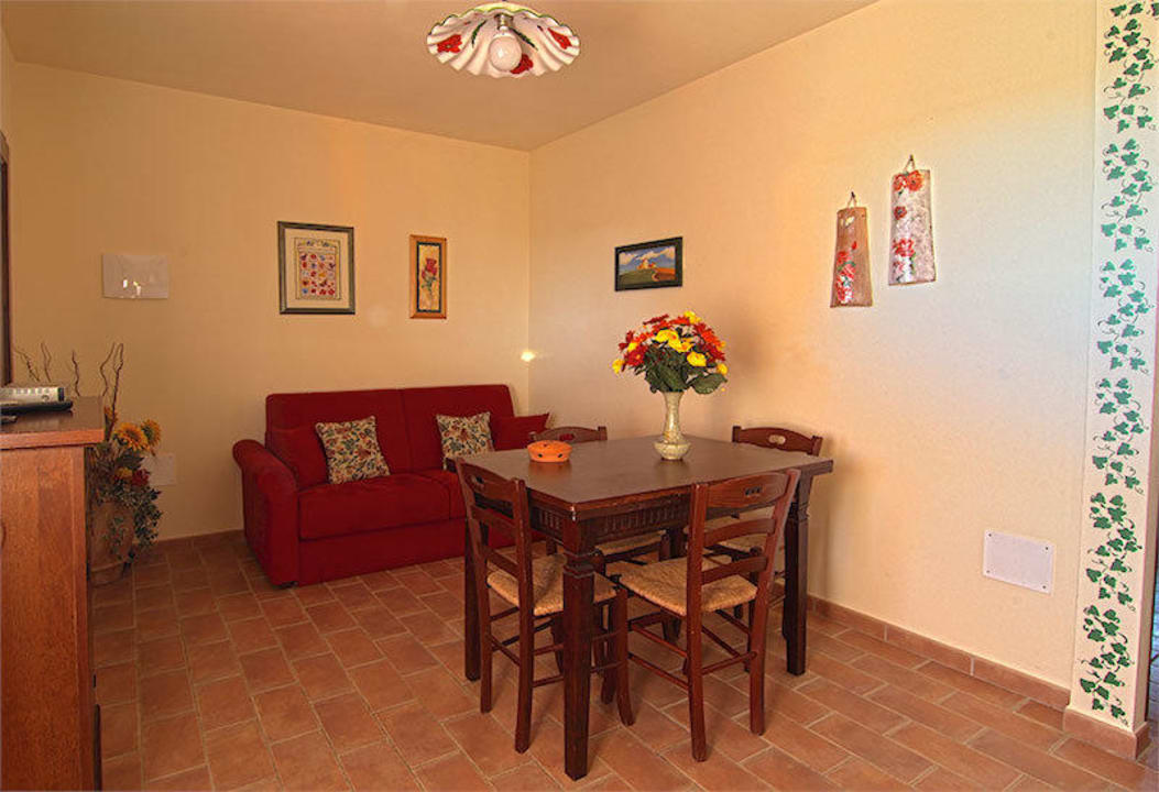 Fattoria Guesthouse Resort Borgo Campetroso