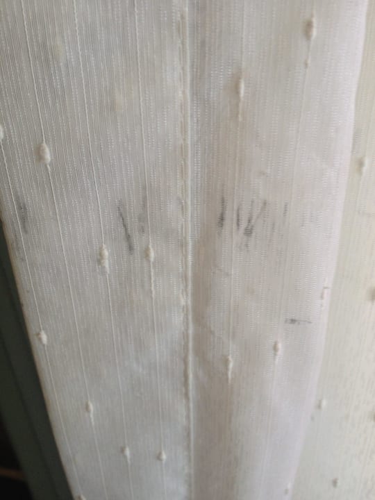 Dreckige Gardinen zum Balkon Limak Lara Deluxe Hotel & Resort