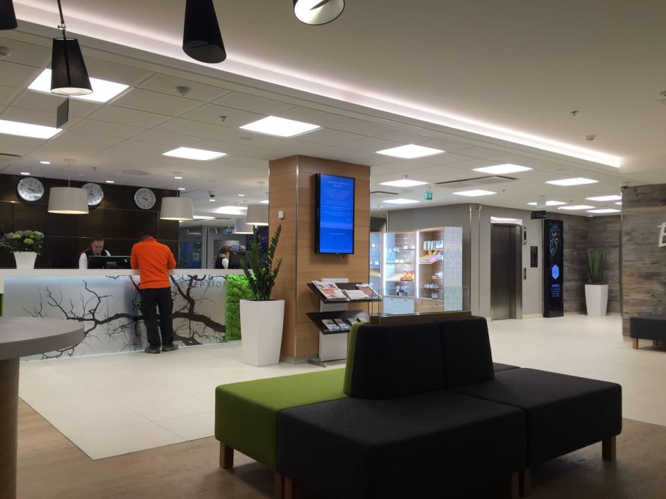 Rezeption Hotel Cumulus Meilahti