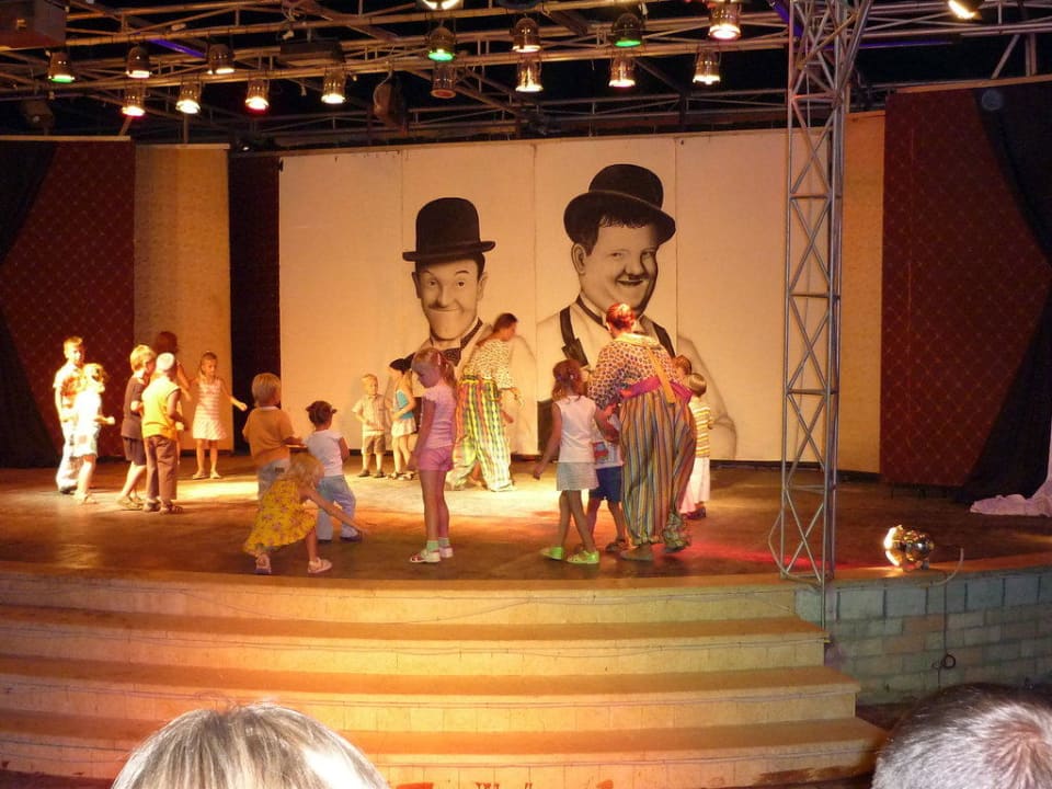 Theater Beach Albatros Resort