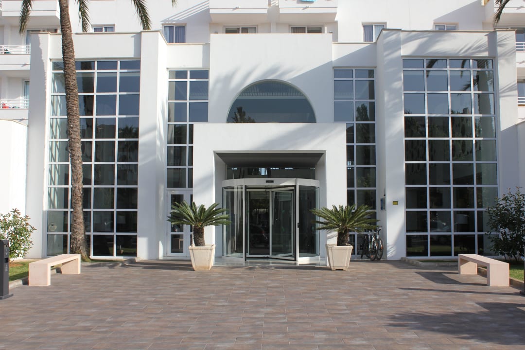 Eingangsbereich des Hotels Protur Vista Badia Aparthotel