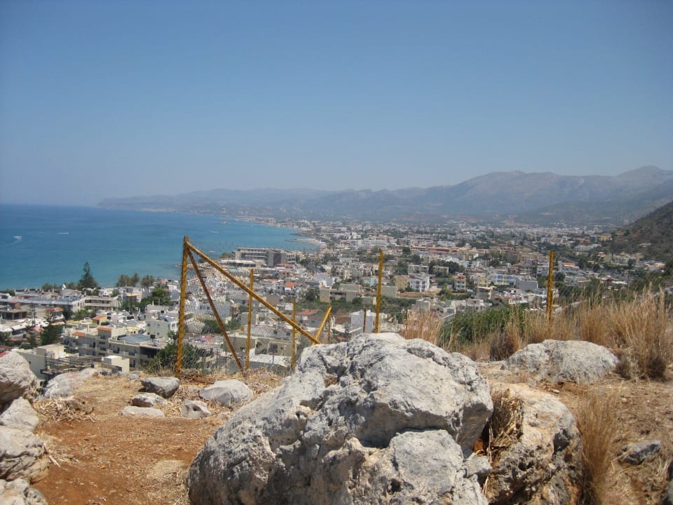 Hoch oben über Malia Alexander Beach Hotel & Village Resort