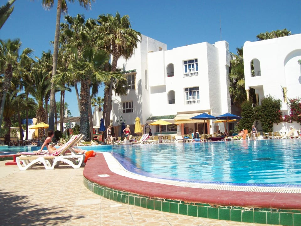 Immer viel Platz Mai 2012 Hotel Nesrine