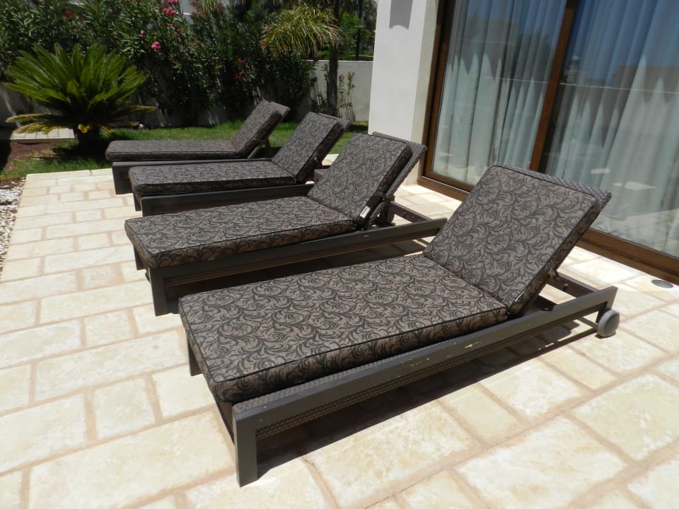 4 bequeme Liegen Alondra Villas & Suites