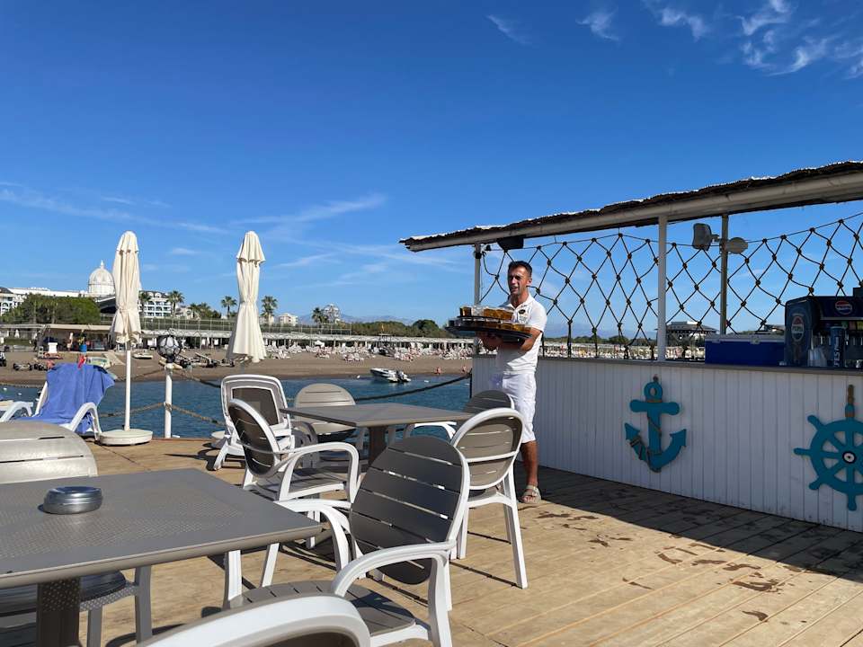 Strand Saturn Palace Resort Hotel