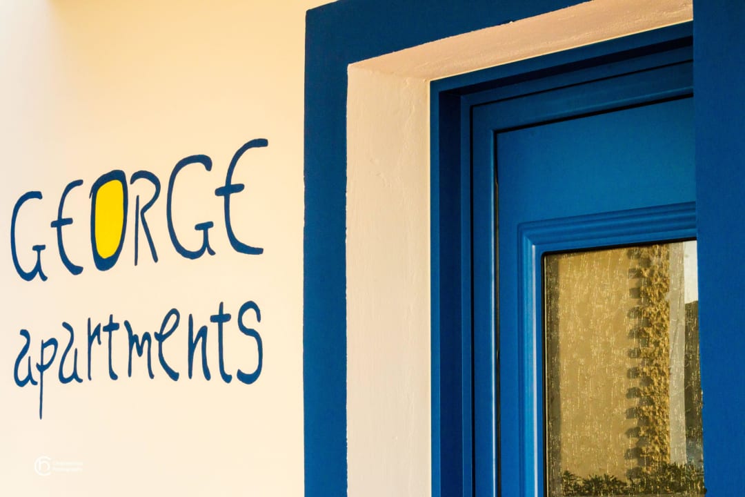 Door George Apartments Stegna