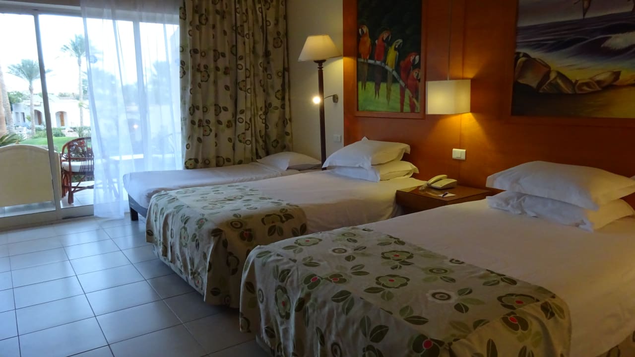 Zimmer Parrotel Beach Resort
