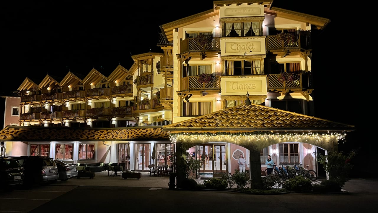 Außenansicht Hotel Chalet Tianes