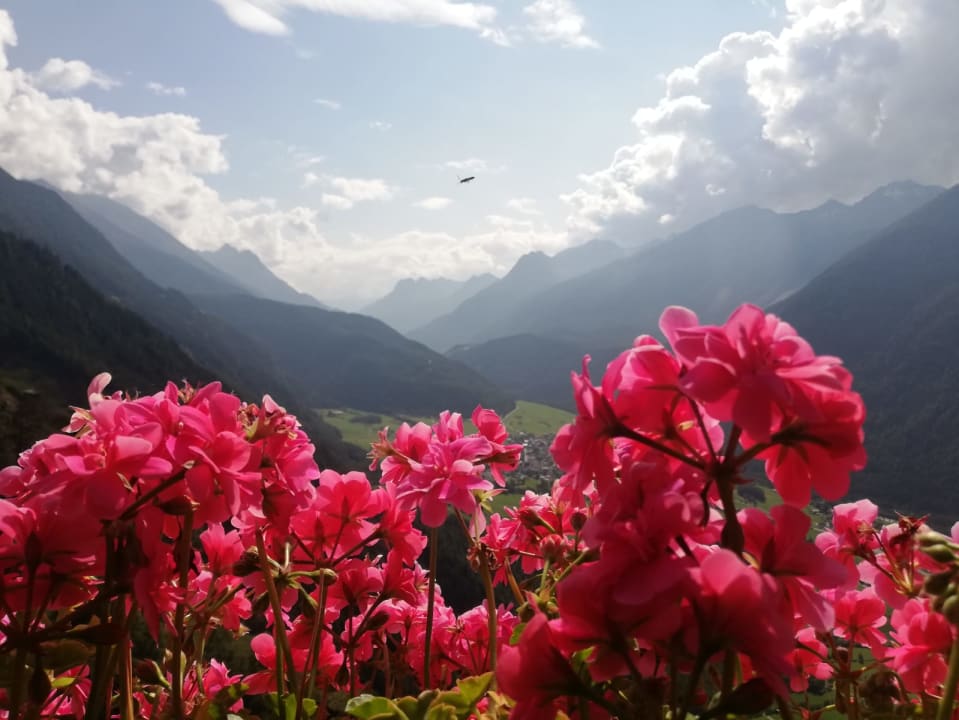 Ausblick Hotel Johanna mitten im Ötztal