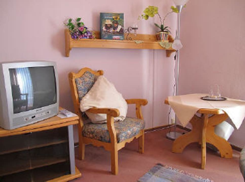 Gemütliche Sitzecke im Hotelzimmer Hotel Adlerschanze