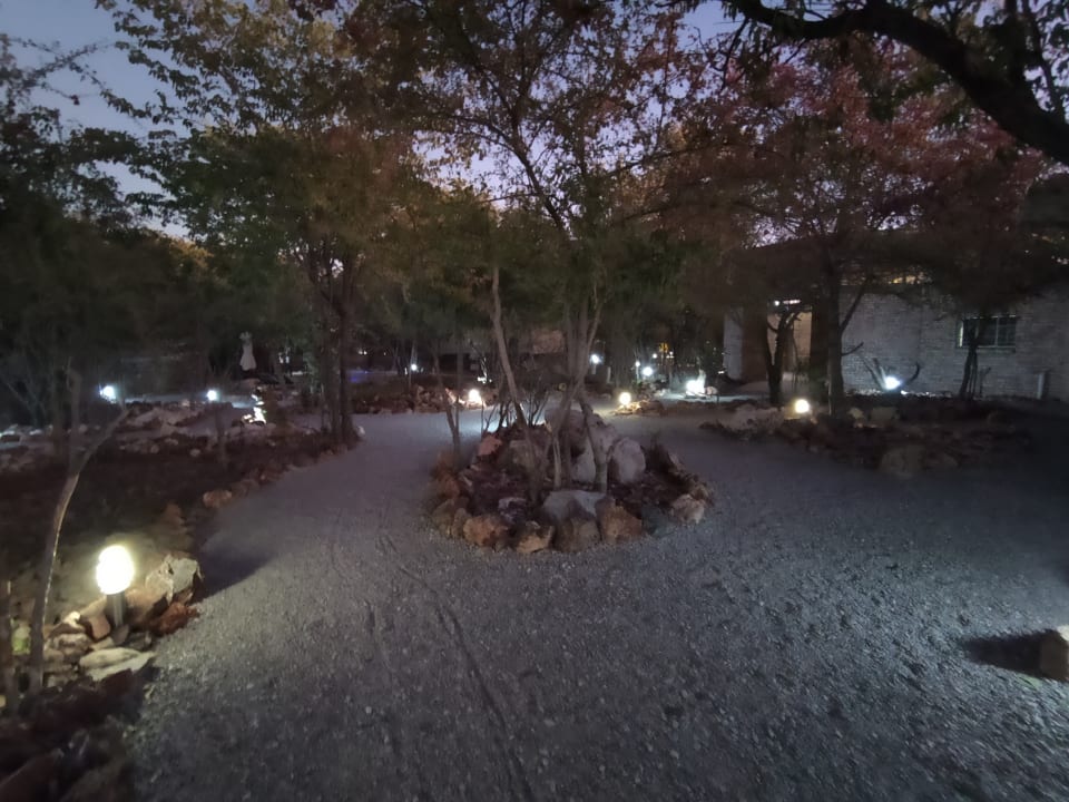 Gartenanlage Etosha Village