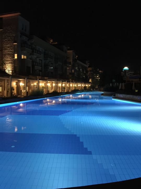 Pool am Abend TUI BLUE Xanthe