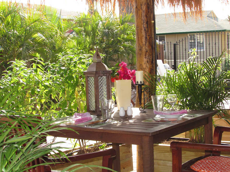 Gartenanlage Villa Unique - Apartment Chuchubi