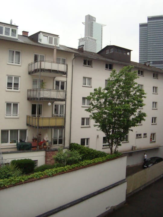 Ausblick Zimmer 101 Hotel NH Frankfurt Messe