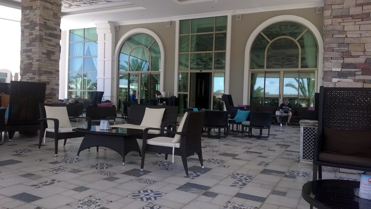 Lounge Bar Quattro Beach Spa & Resort