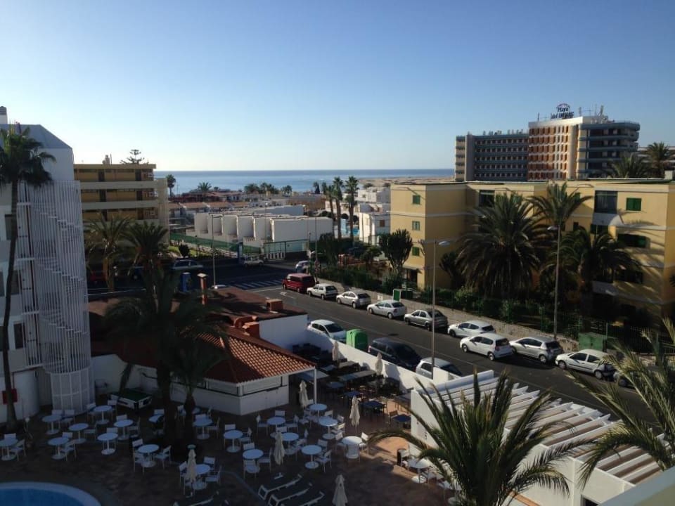 Blick vom Balkon Richtung Meer und Dünen alltoura Club Hotel Akeah Broncemar