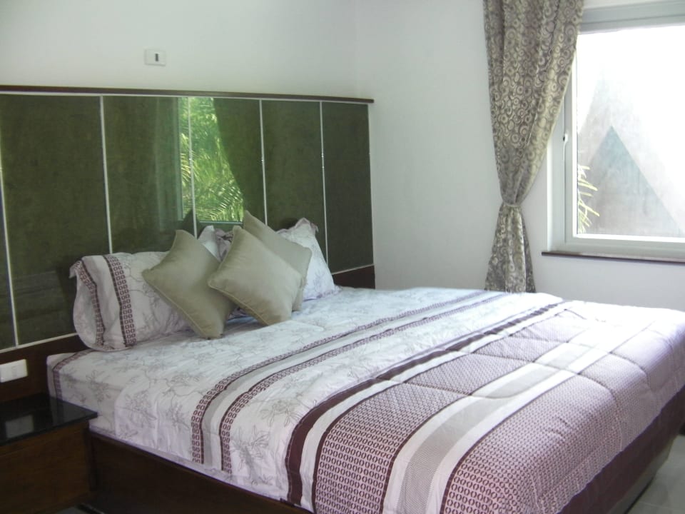 Bedroom 2 Charme Villa