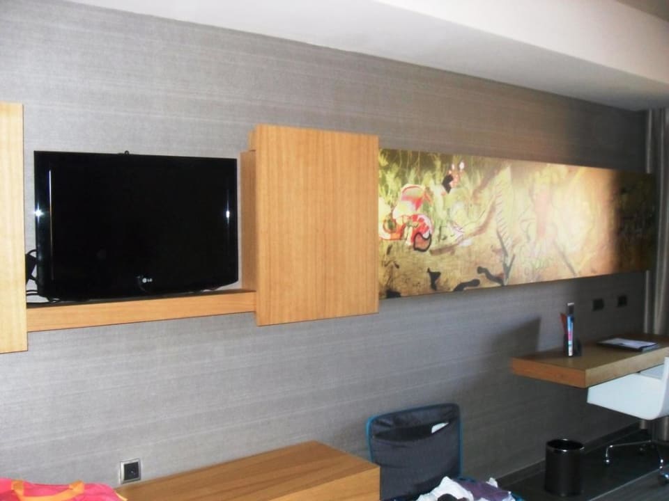 Flatscreen im Schlaf Wohnbereich Lopesan Baobab Resort