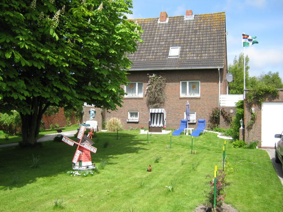 Hauptgebäude Pension Haus Jürgens Private Ferienzimmer Borkum Bantjedünen 83