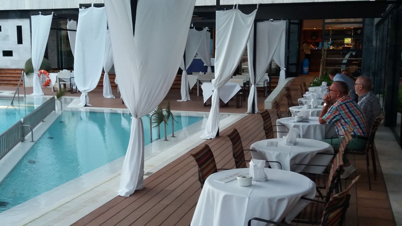 Pool Hotel Serrano Palace