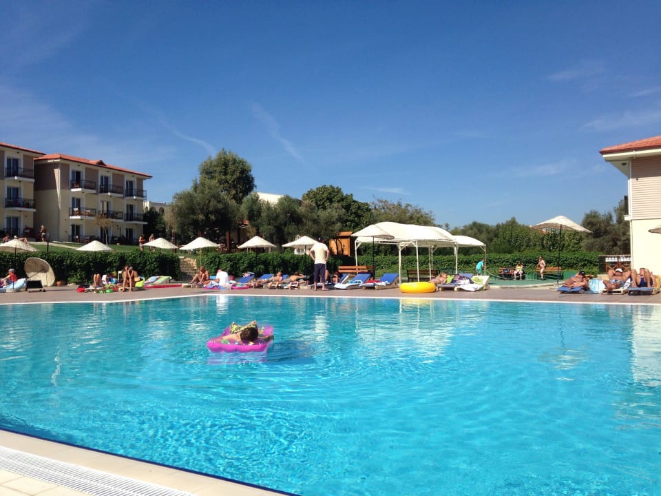 Salzwasser Pool Club Resort Atlantis