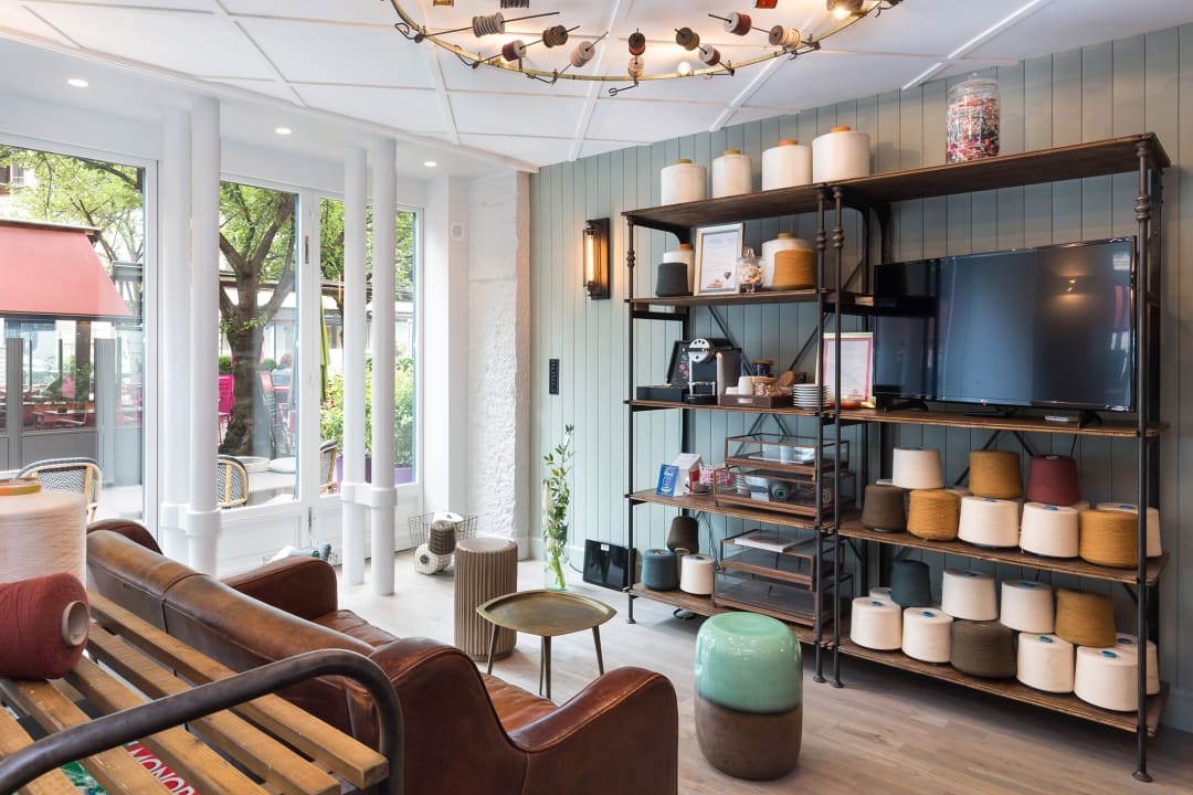 Lobby Hotel Silky by HappyCulture