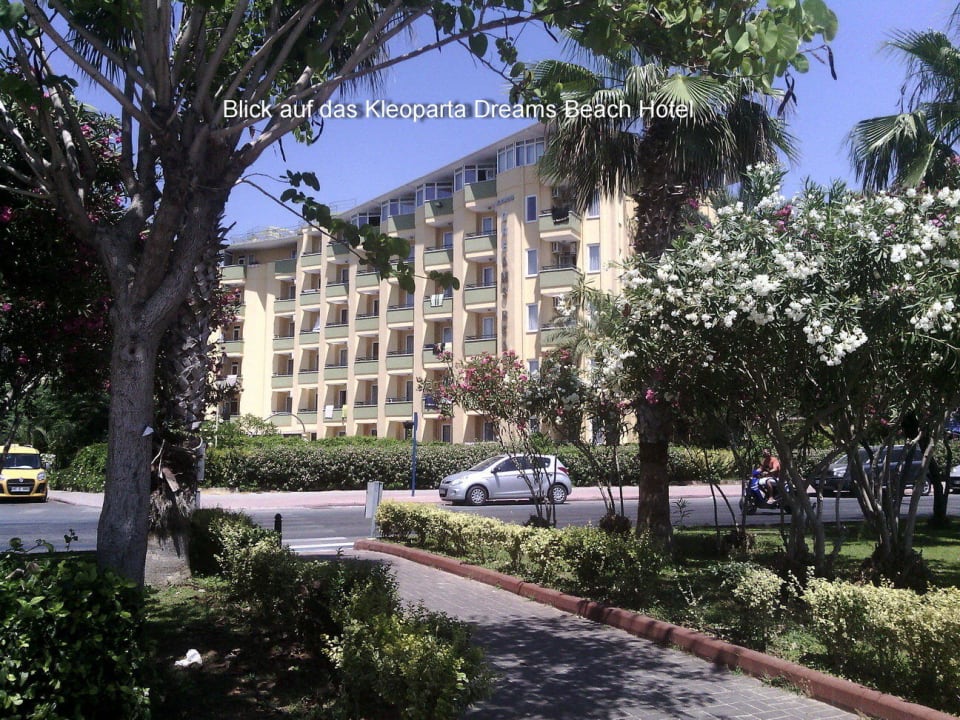 Blick von der Promenade auf das Hotel Hotel Kleopatra Dreams Beach