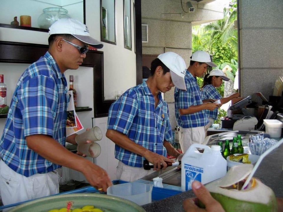 Pool bar Hilton Hua Hin Resort & Spa