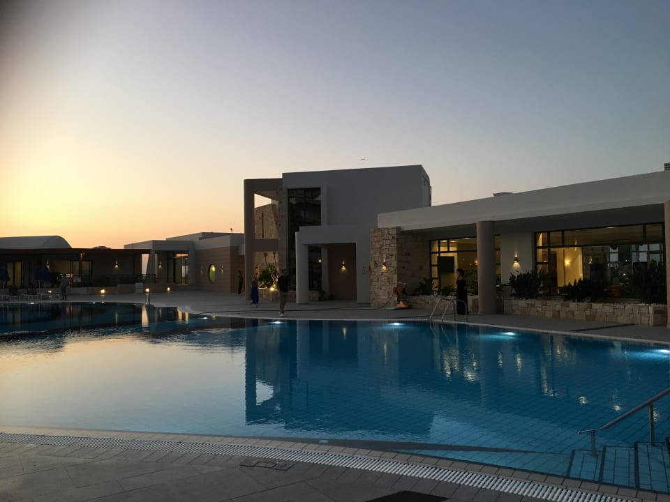 Pool Grand Hotel Holiday Resort