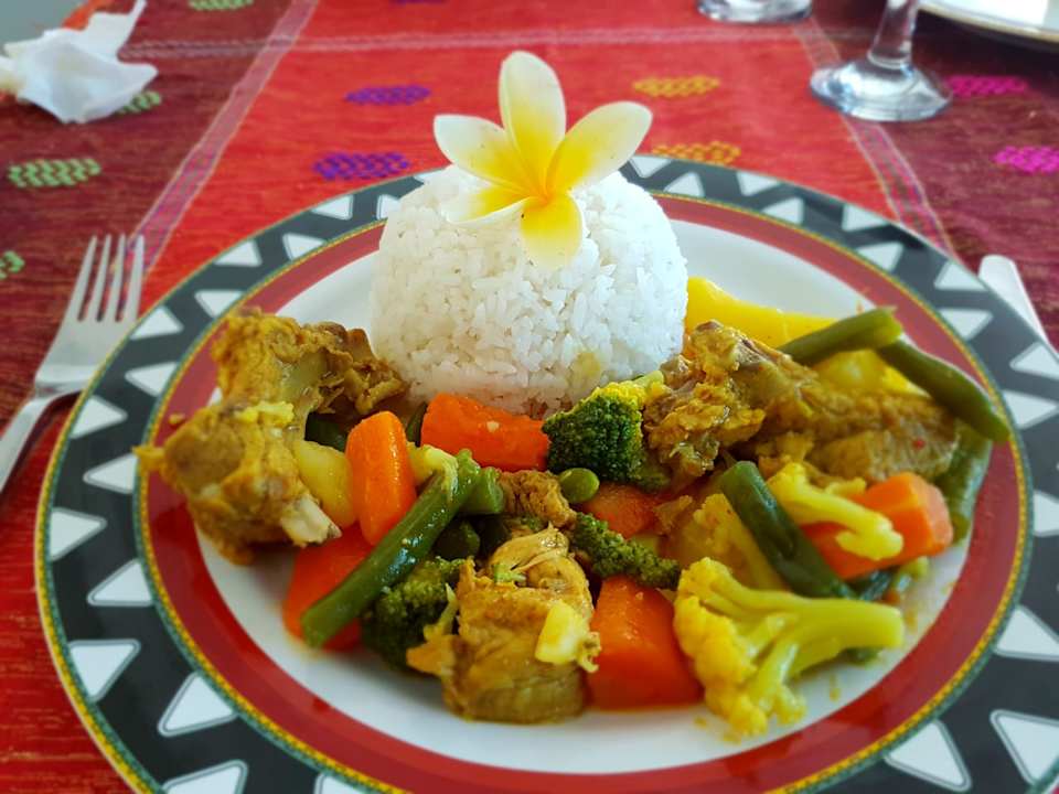 Gastro Zoé’s Paradise Waterfront Hotel