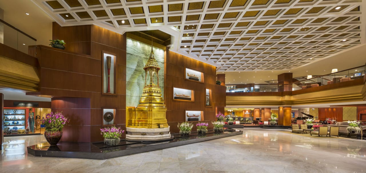 Main Lobby Royal Orchid Sheraton Hotel & Towers