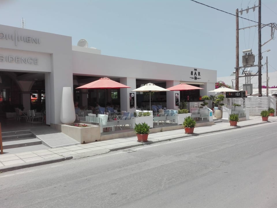 Sitzplätze Außenbereich Bar Sentido More Meni Residence & Suites