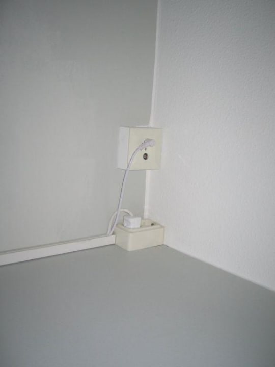 Verkabelung an der Zimmerdecke Hotel Birger Jarl