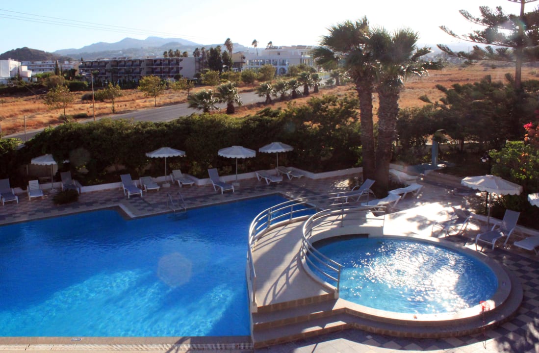 Pool Hotel-Apartments Irinna