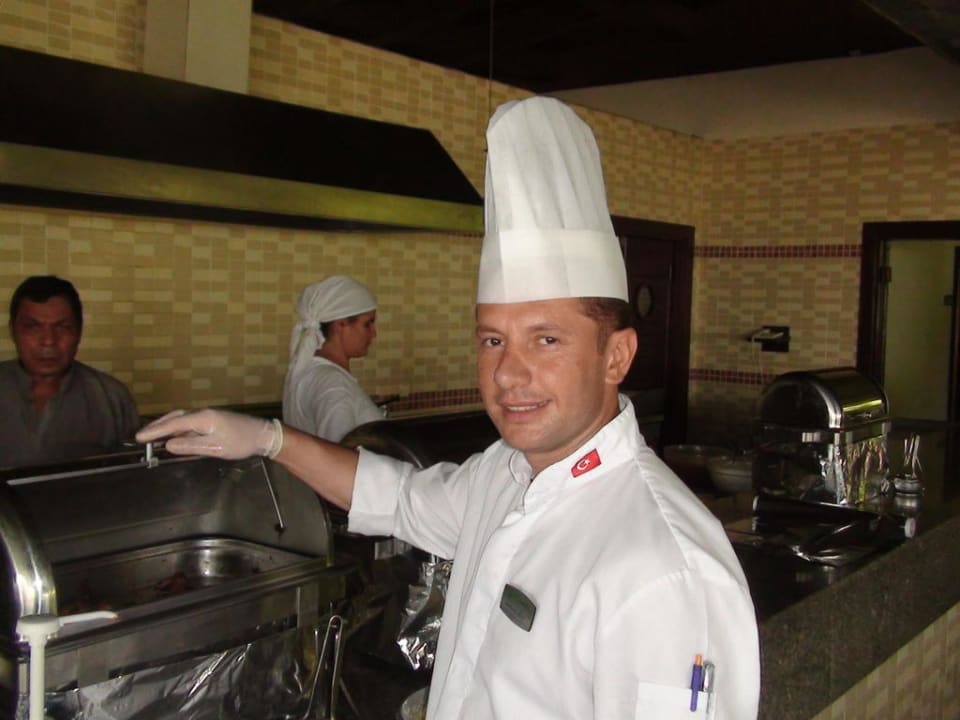 Chef Sherwood Exclusive Lara