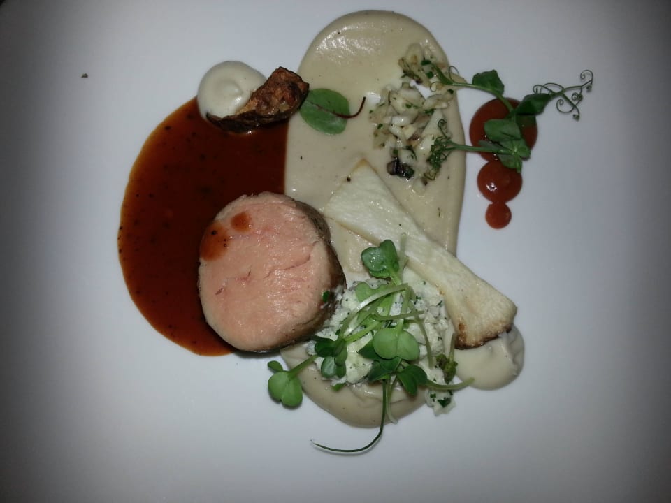 Sehr feines, kredenztes Essen  Familien- & Gartenhotel Theresia