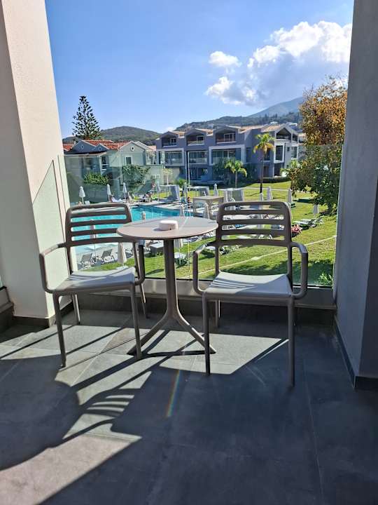 Zimmer Acharavi Beach Hotel