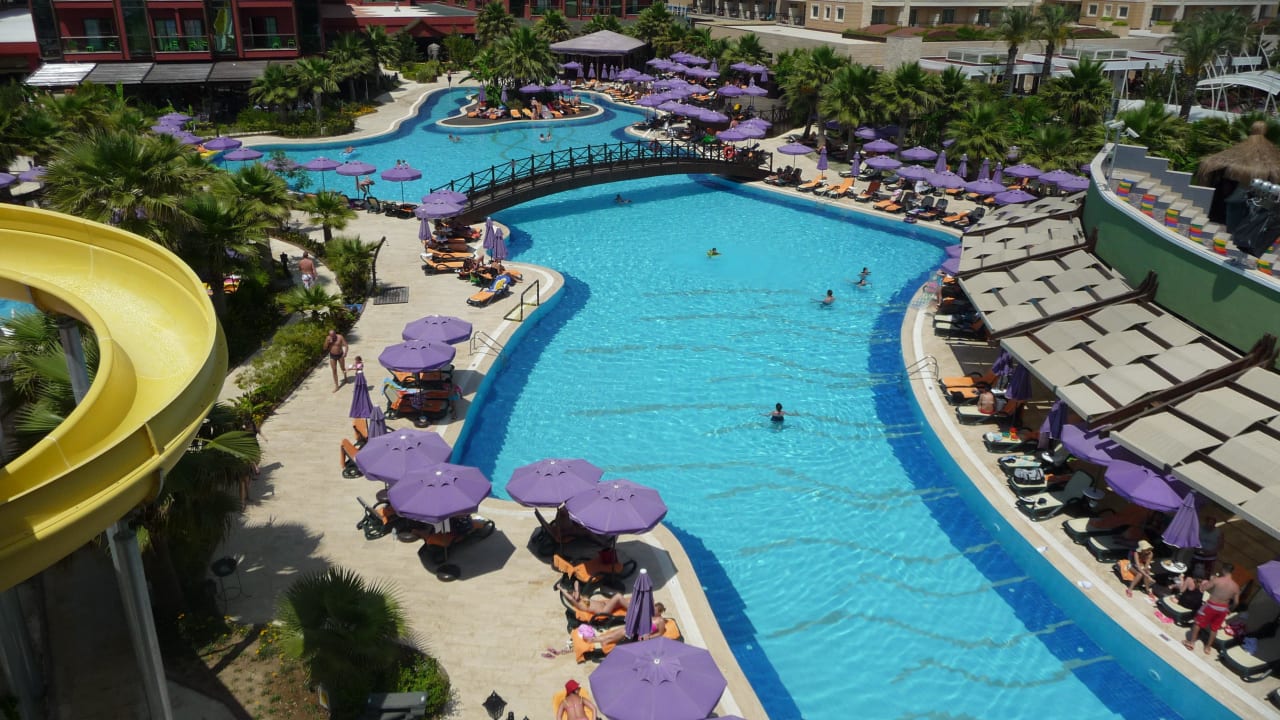 Active pool. Siam Elegance Hotels & Spa