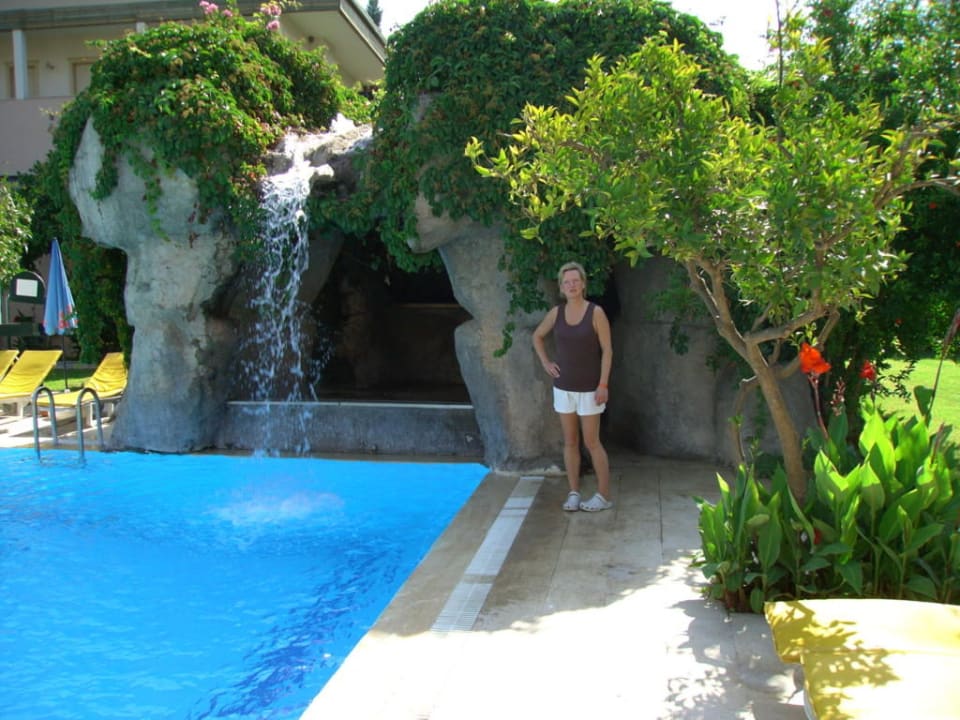 kleiner Pool Armas Gül Beach