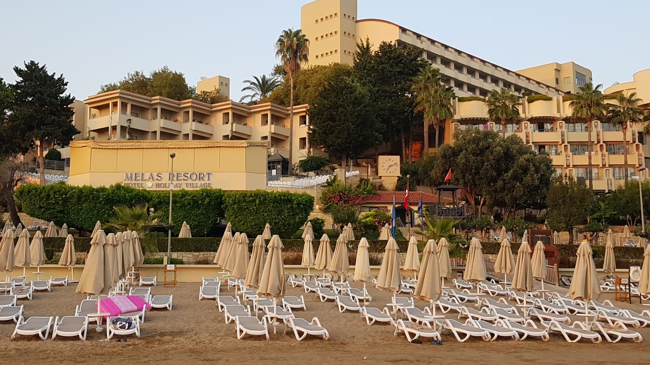 Strand Melas Resort Hotel